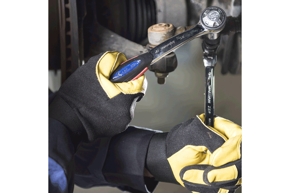 Socket and Ratchet Guide: Presented by Jet